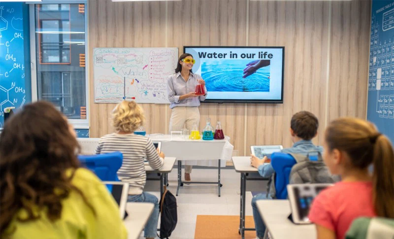 Gomany's education digital signage solution enables students to absorb knowledge faster and learn in an entertaining way.